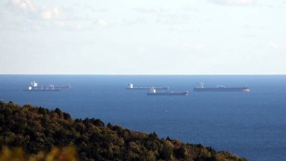 ناقلات نفط روسية قبالة سواحل إقليم الحسيمة تثير القلق، بيان