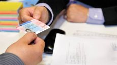 هولندا: سلطات الهجرة تبحث موضوع الاحتيال في تصاريح الإقامة